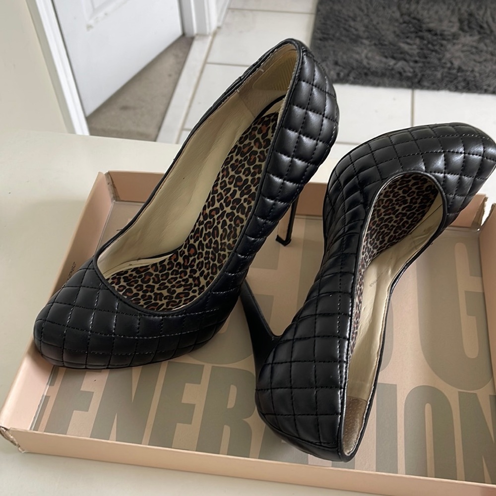 BCBG, size 8, heel